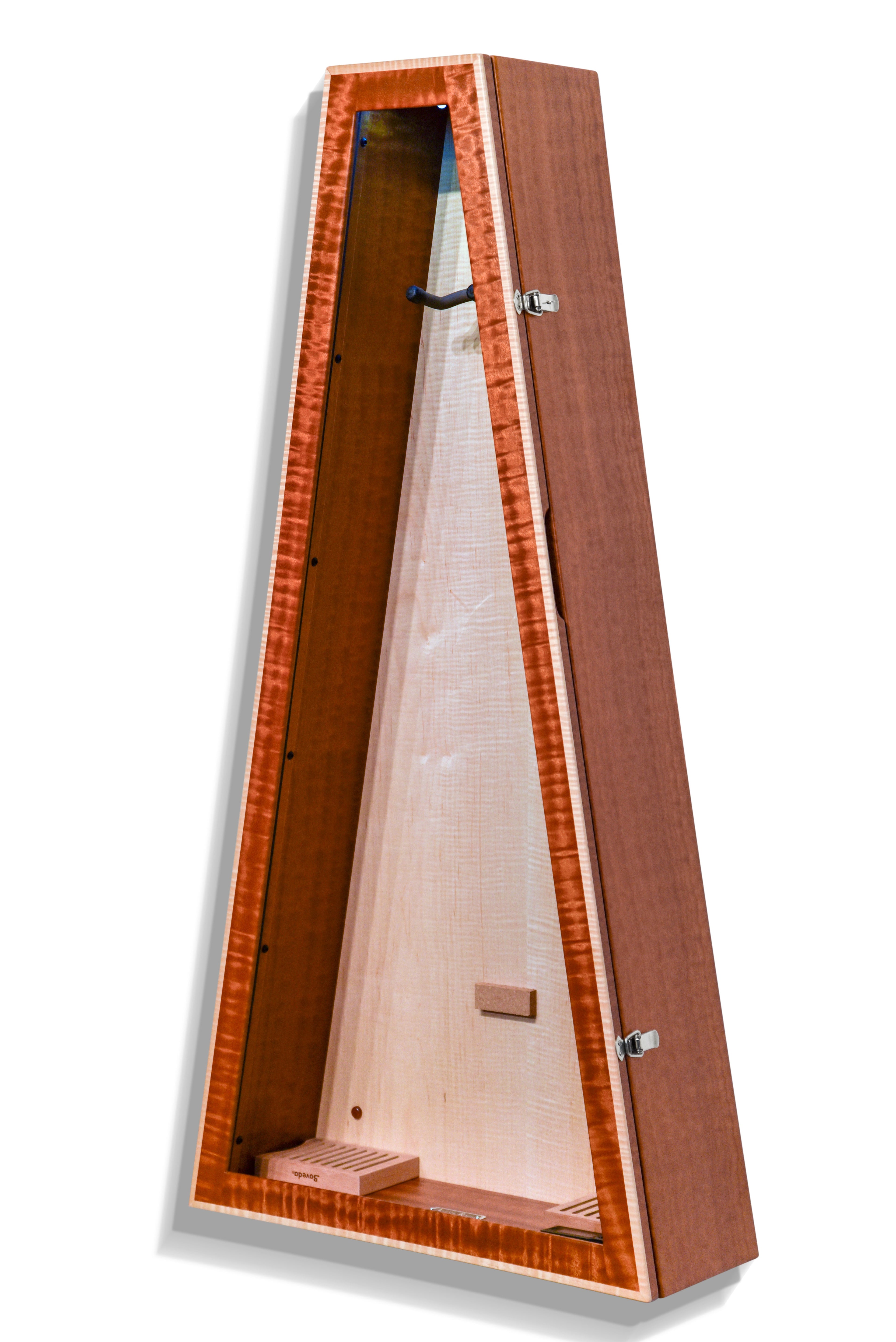 ClimaCase Triangle Humidor - Sapelle with Natural Flamed Maple Back