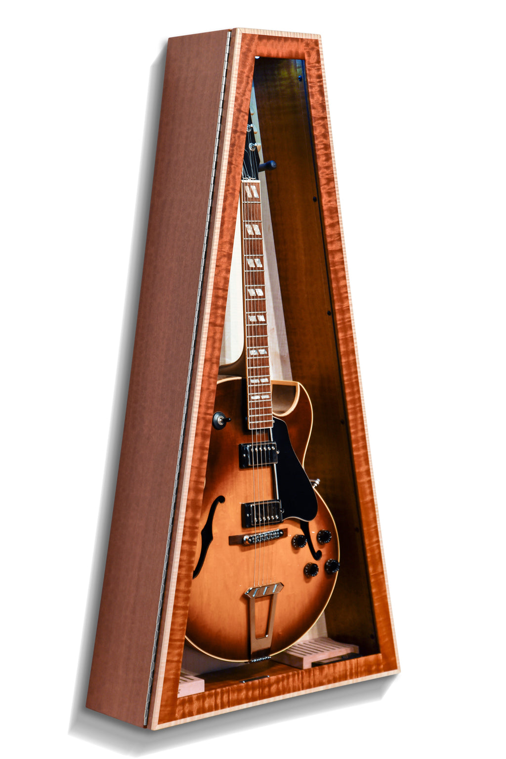 ClimaCase Triangle Humidor - Sapelle with Natural Flamed Maple Back