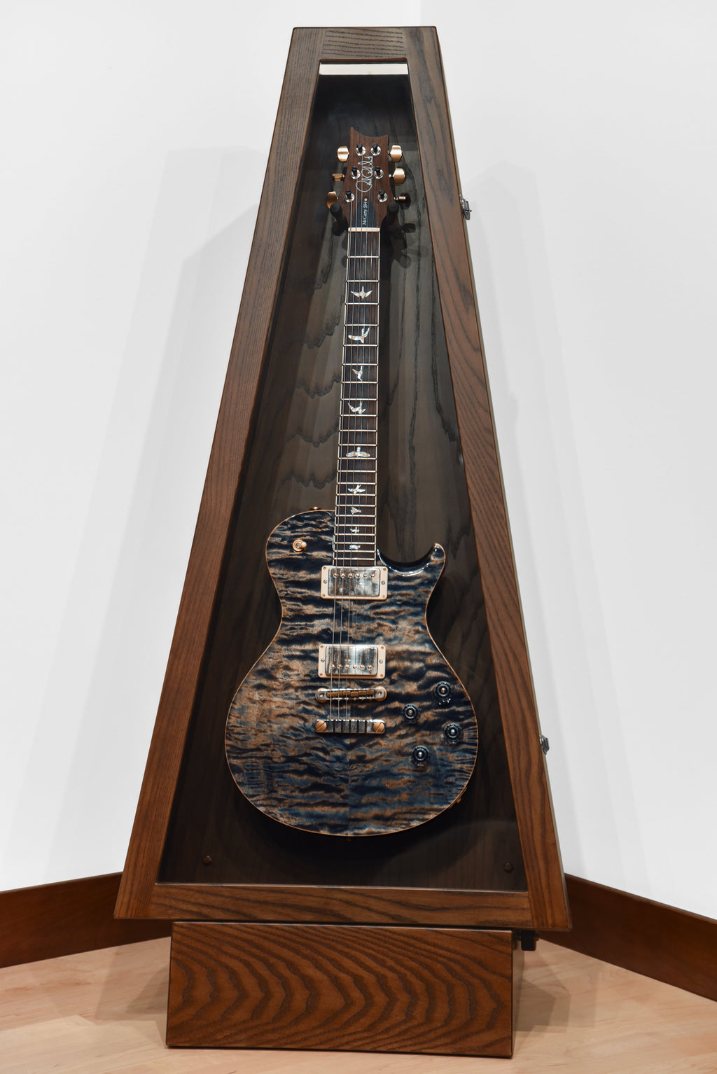 ClimaStand Triangle Humidor with Base - Northern White Ash with Coffee Stain