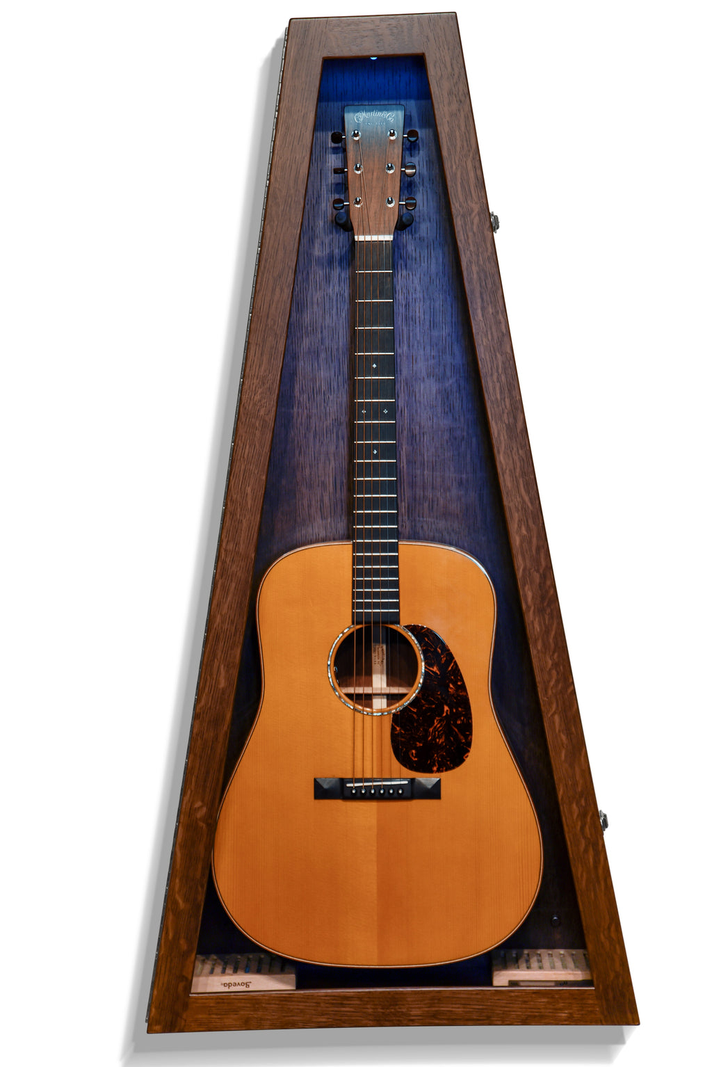 ClimaCase Triangle Humidor - Quartersawn White Oak with Onyx Stain