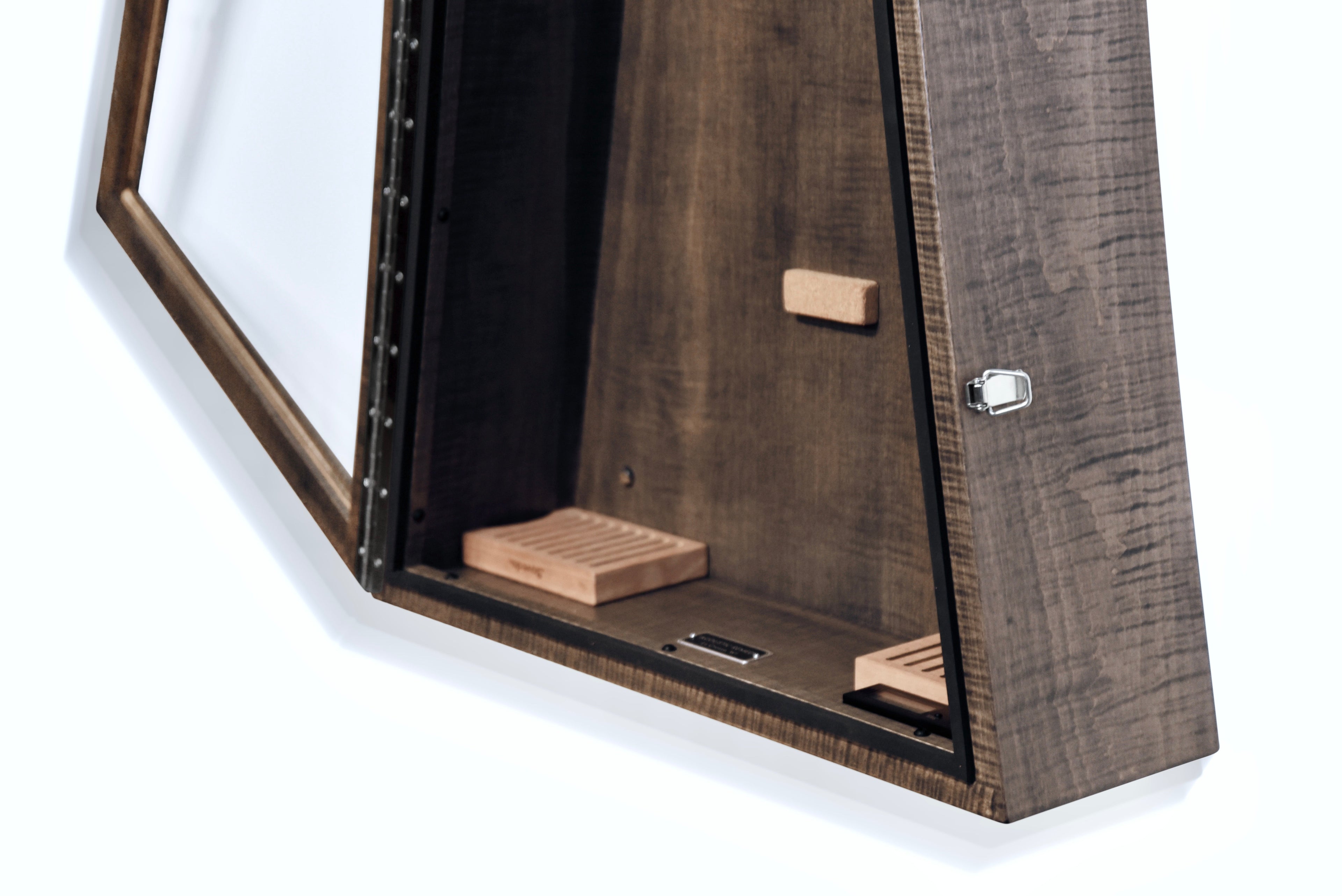 ClimaCase Triangle Humidor - Flamed Maple with Antique Slate Stain