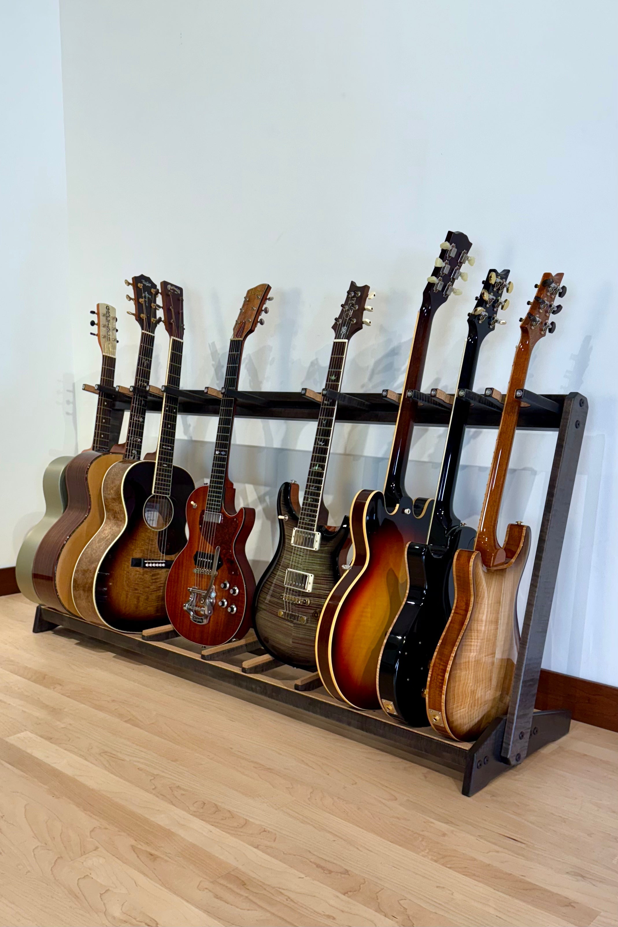 Grand StringRack - Flamed Maple - Charcoal